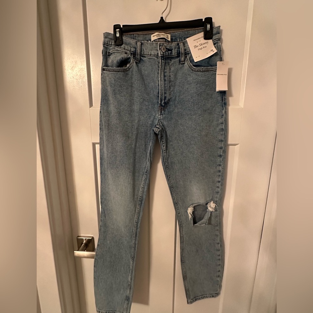 Destroyed High rise skinny jean